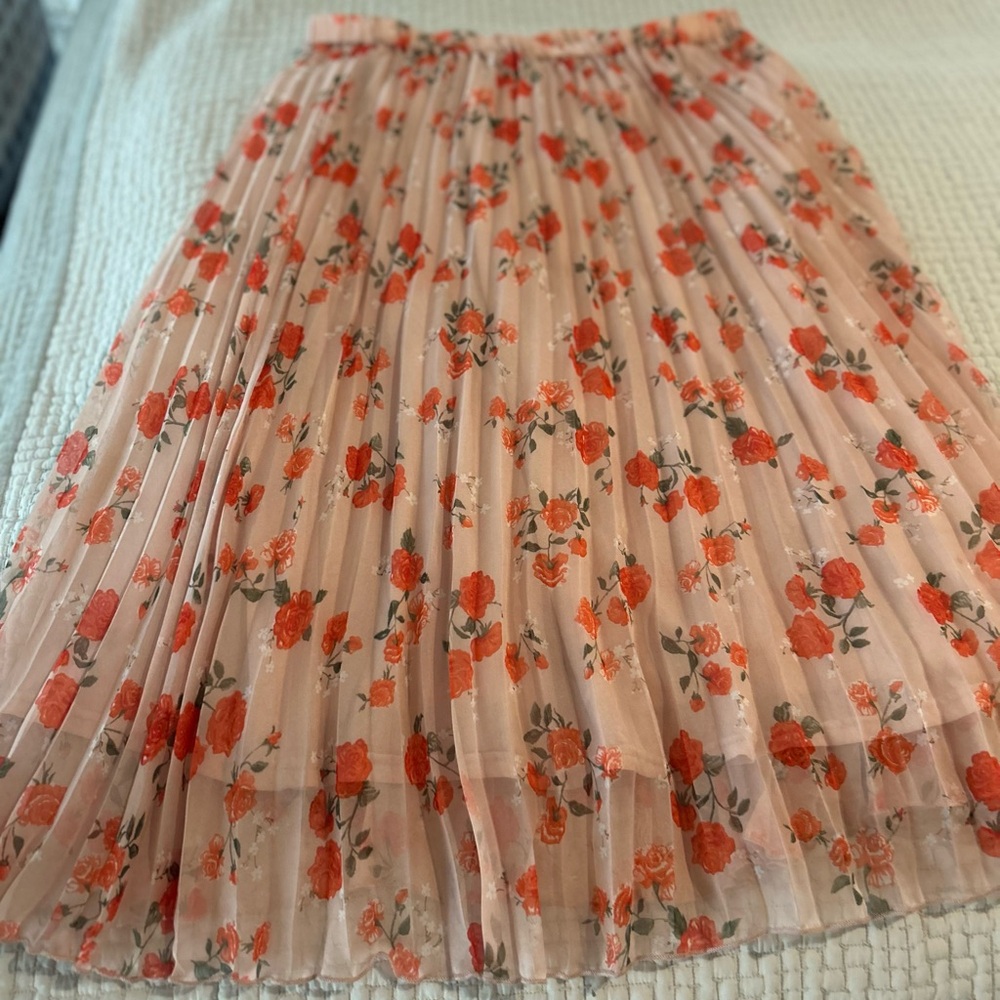 Divided Pleated Floral Midi Skirt - Peach and Red